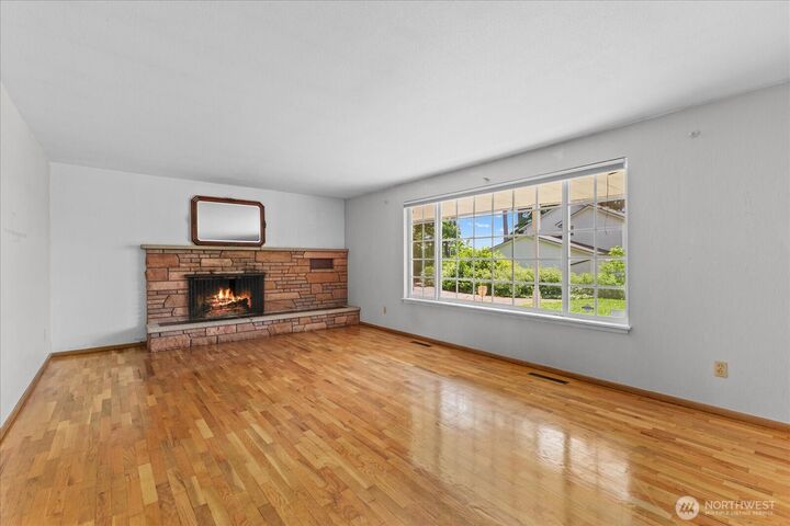Property Photo:  625  165th Street S  WA 98387 