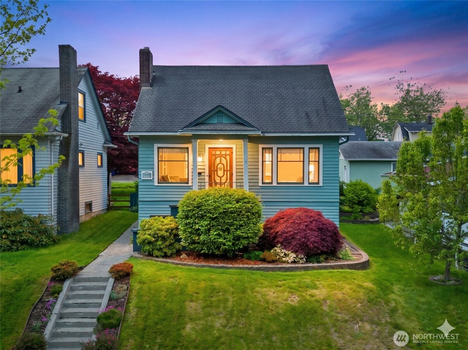 Property Photo:  1126  Wetmore Avenue  WA 98201 