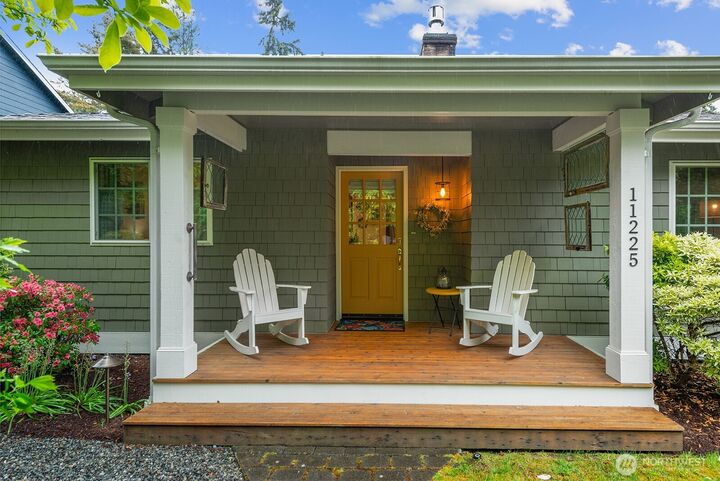 Property Photo:  11225 NE 53rd Street  WA 98033 