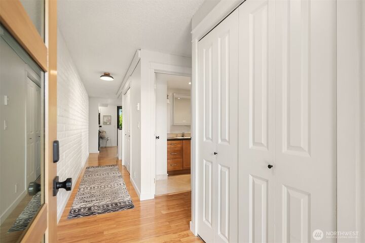 Property Photo:  9909 NE 1st 306  WA 98004 