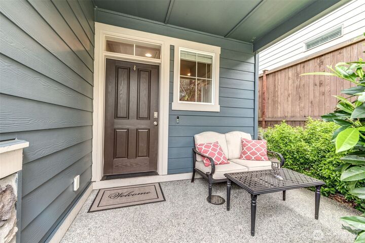 Property Photo:  3302  104th Avenue NE  WA 98258 