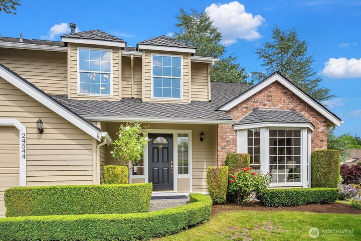 Property Photo: 24544 SE 43rd Place WA 98029
