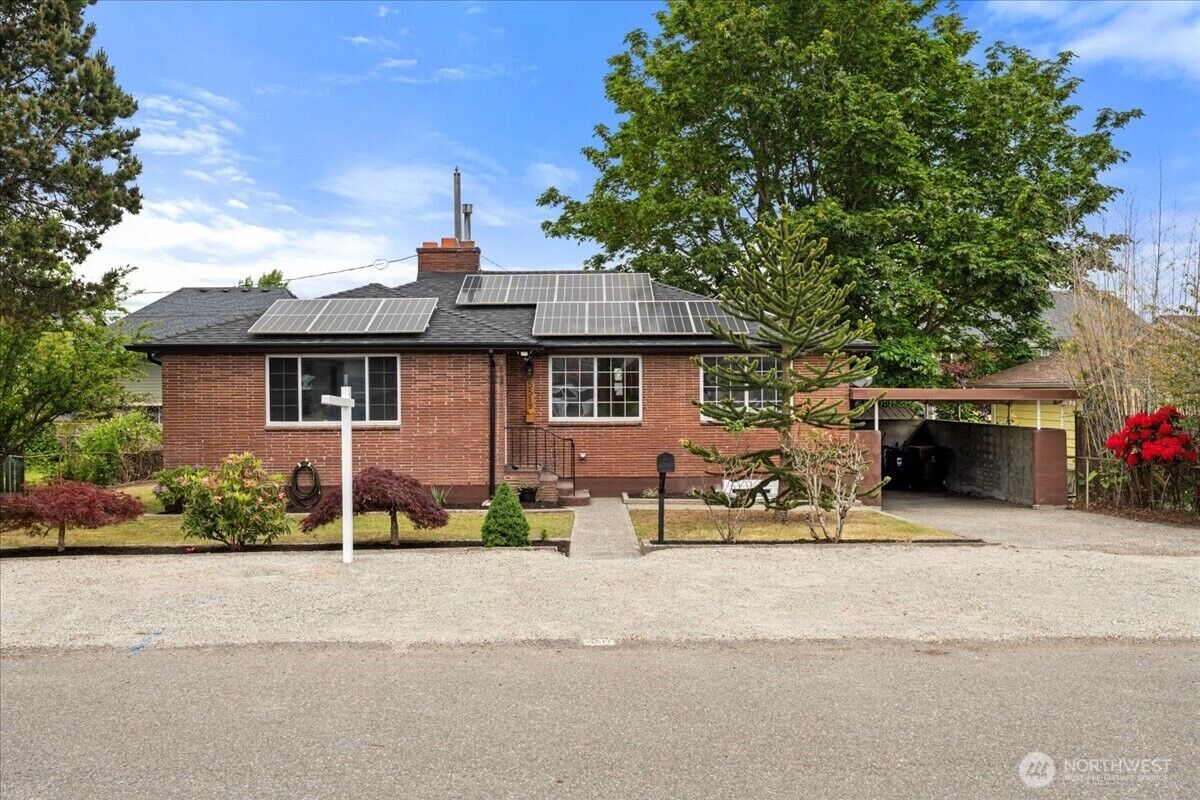 Property Photo:  5517 N 47th St  WA 98407 