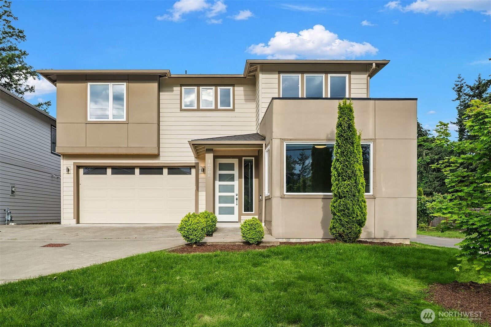 Property Photo: 16208 SE 114th Ave WA 98058