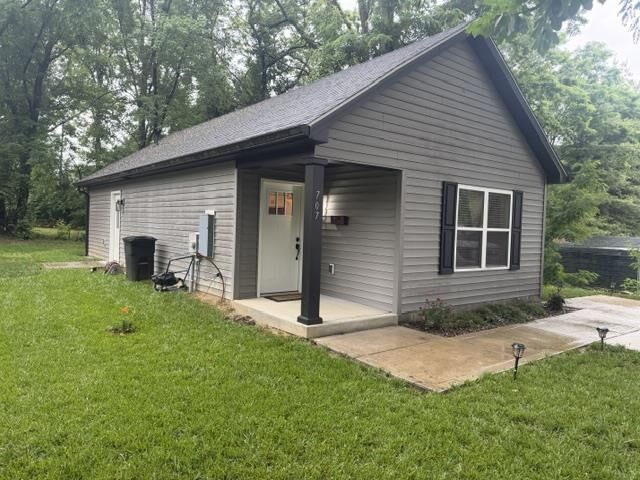 Property Photo:  707 Edelen Avenue  KY 40004 