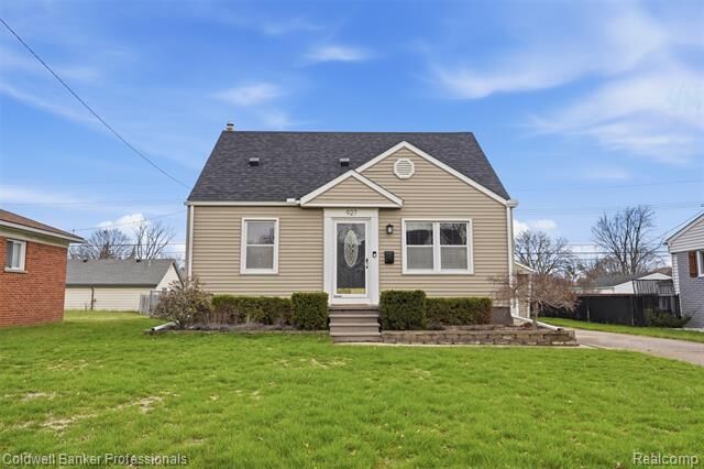 Property Photo: 927 Montrose Avenue MI 48073
