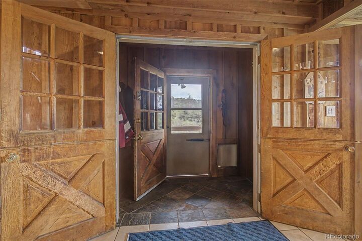 Property Photo:  26 Howe Court  CO 80422 