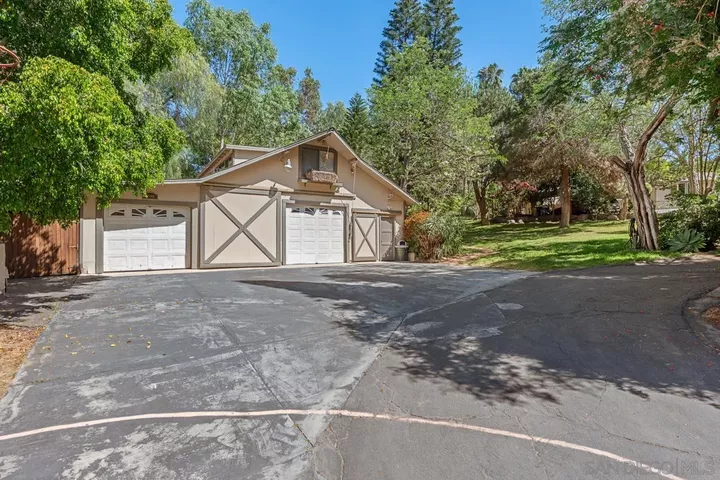 Property Photo: 10880 Hess Dr CA 91941