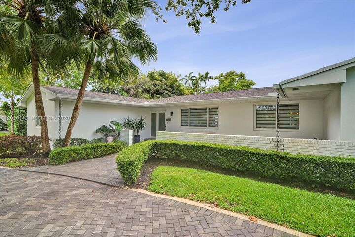 Property Photo: 13820 SW 73rd Ave FL 33158