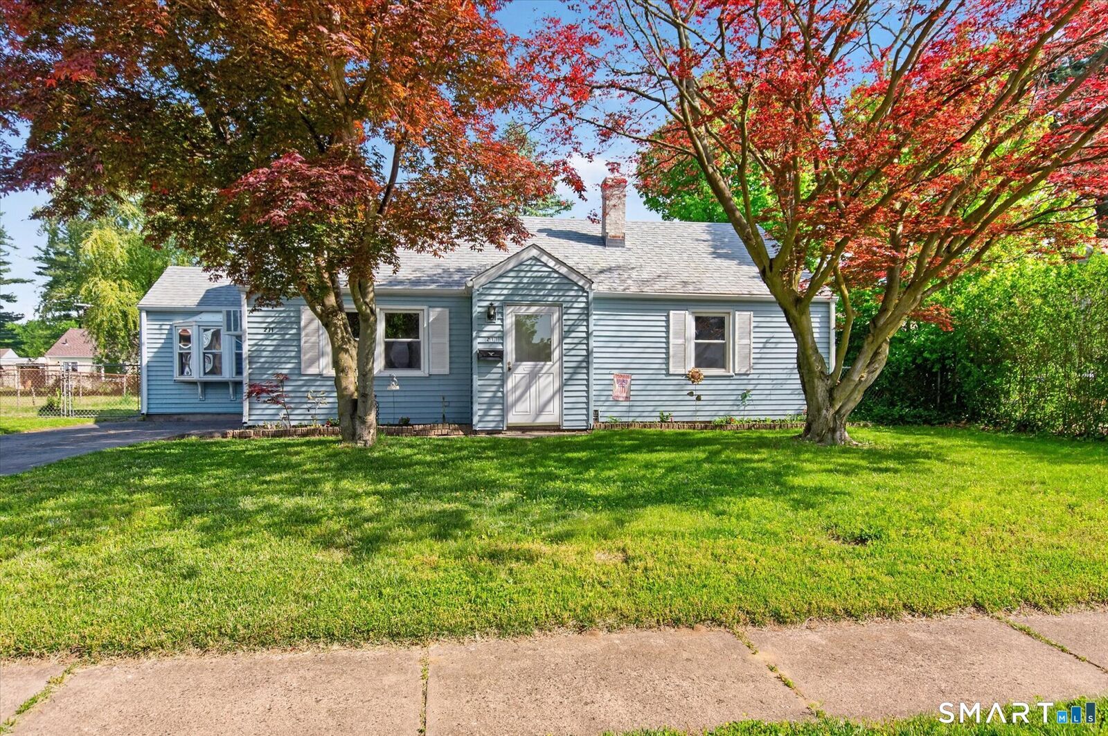 Property Photo:  211 Woodycrest Drive  CT 06118 
