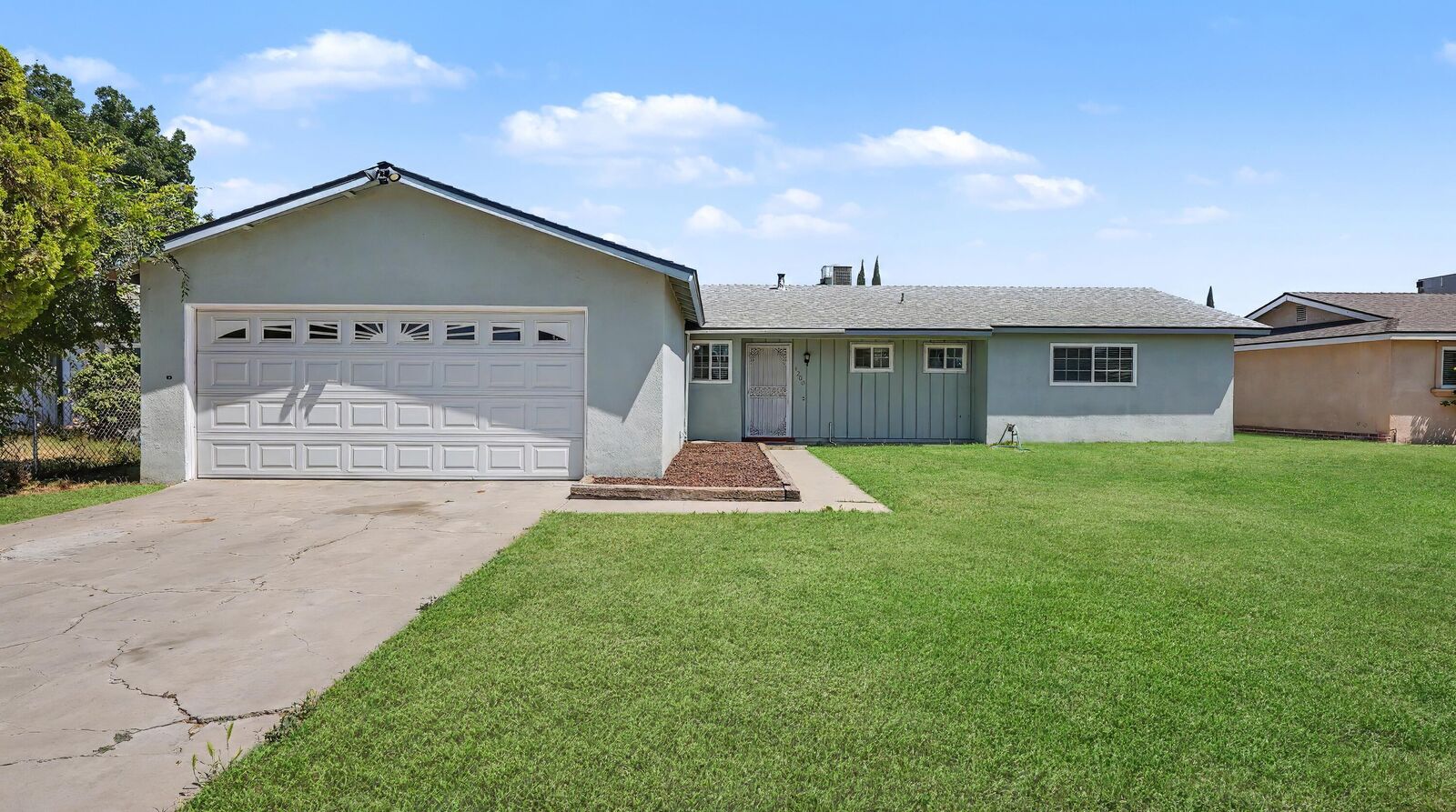 Property Photo: 4200 W Whitendale Avenue CA 93277
