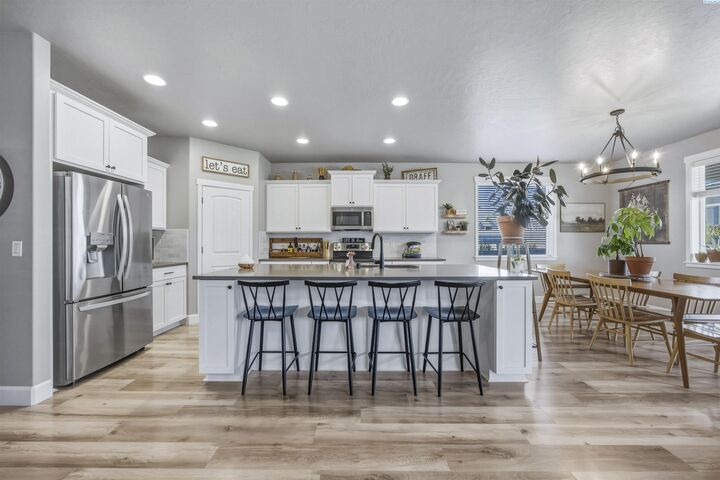 Property Photo:  7037 W 35th Ave  WA 99338 