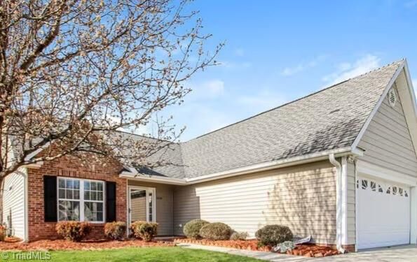 Property Photo: 1052 Glyn Water Lane NC 27265