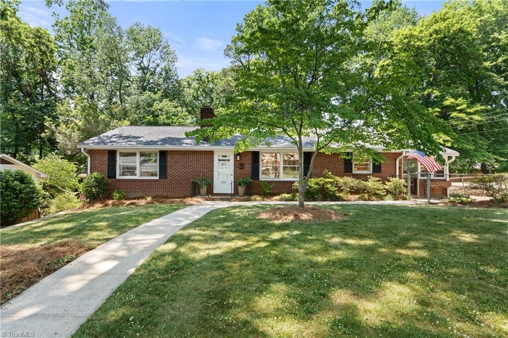 Property Photo: 732 Elderwood Avenue NC 27103