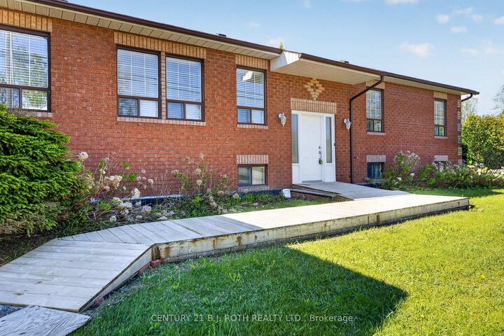 Property Photo:  909 Lebanon Drive  ON L9S 2B9 