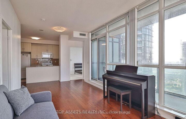 Property Photo: 4070 Confederation Parkway 3009 ON L5B 0E9