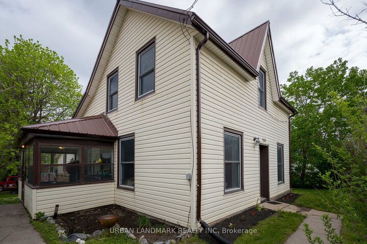 Property Photo: 106 St Lawrence Street E ON K0K 2K0