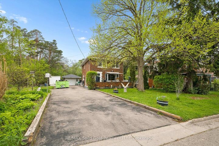 Property Photo: 786 Stirling Avenue S ON N2M 3K3
