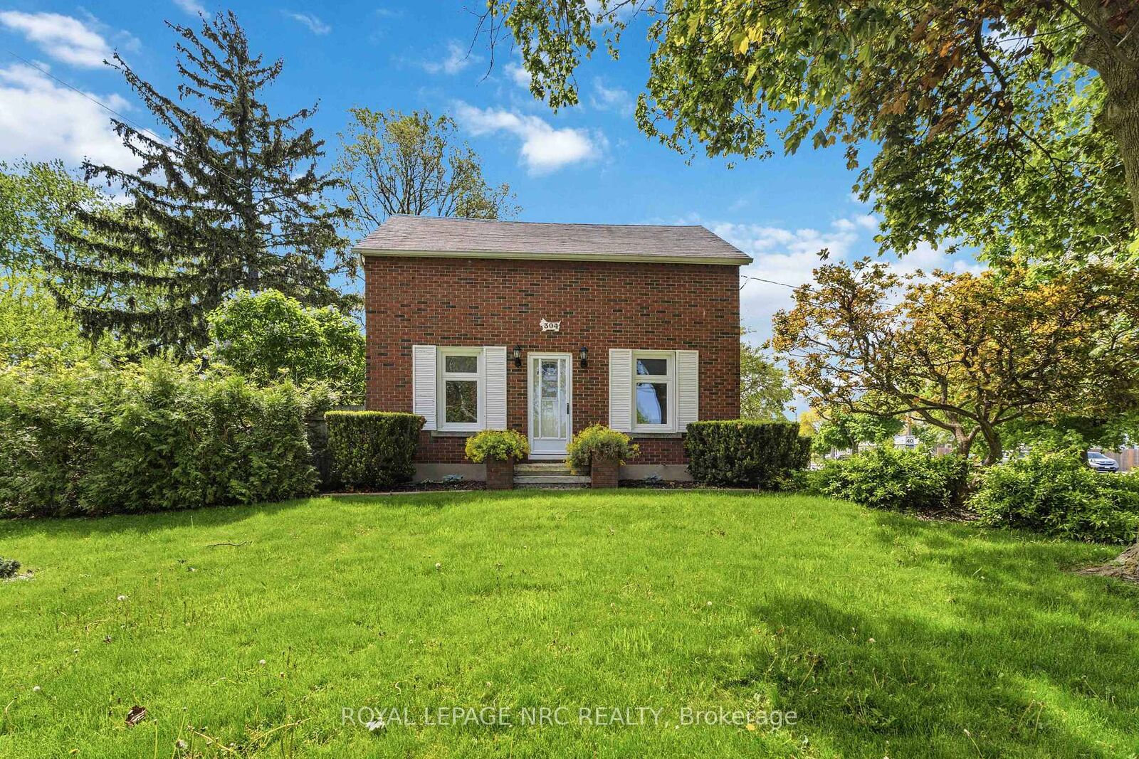 Property Photo: 304 Scott Street S ON L2N 1J5