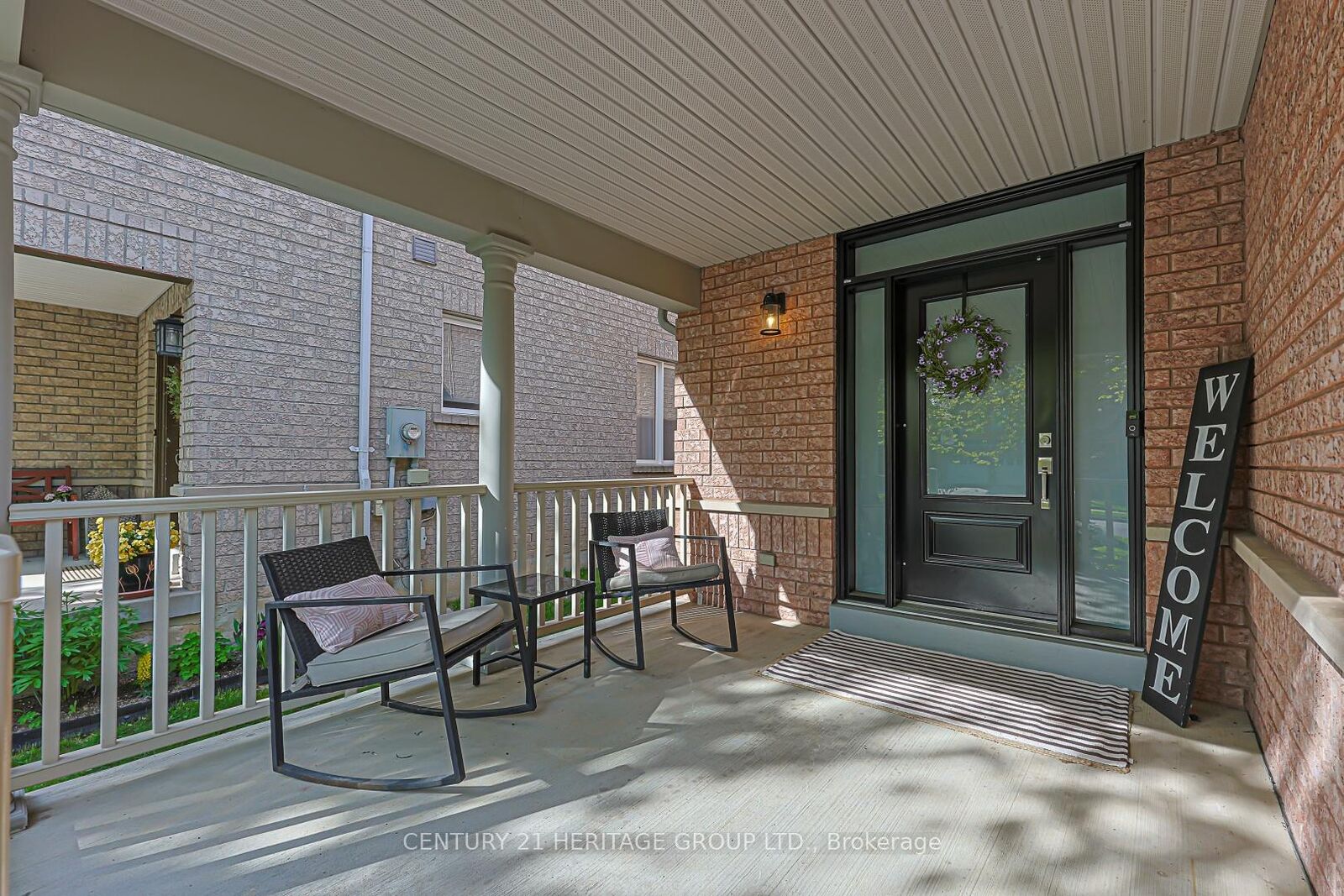 Property Photo: 996 Oaktree Crescent ON L3X 2Z2