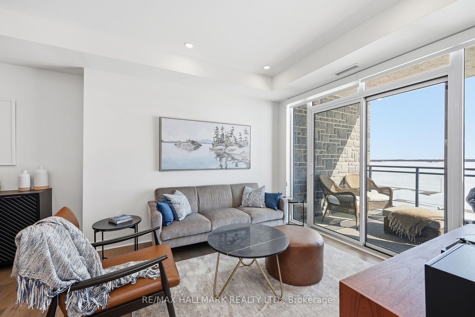 Property Photo: 129B South Street 318 ON K7G 0B1