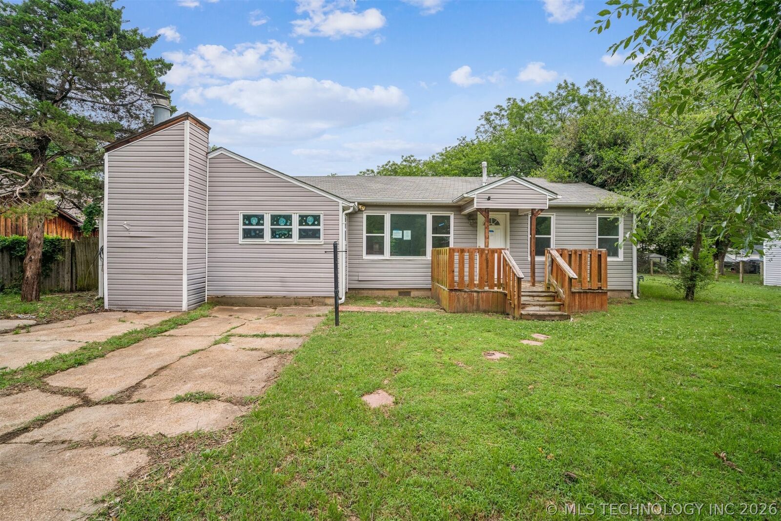 Property Photo:  1010 N Gertrude Avenue  OK 74467 