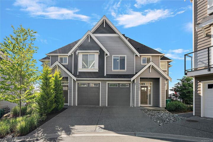 1157 Moonstone Loop — photo 1