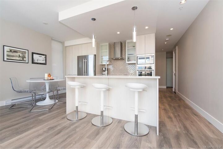 Property Photo: 960 Yates St 605 BC V8V 3M3