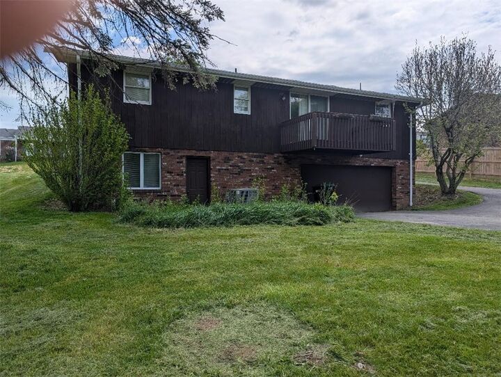 Property Photo:  211 Laddie  PA 15301 