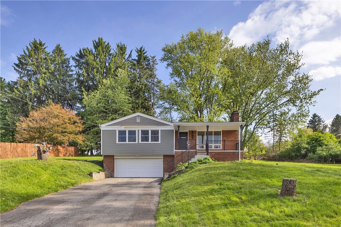 Property Photo: 507 Edgehill Dr PA 15044