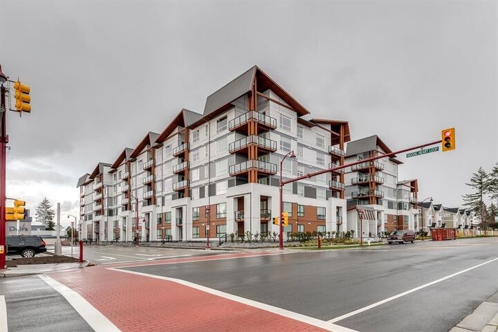 11507 84 Avenue 218 — photo 1