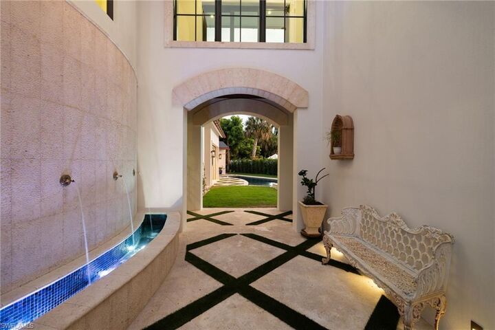 Property Photo:  1598 Nautilus Rd  FL 34102 