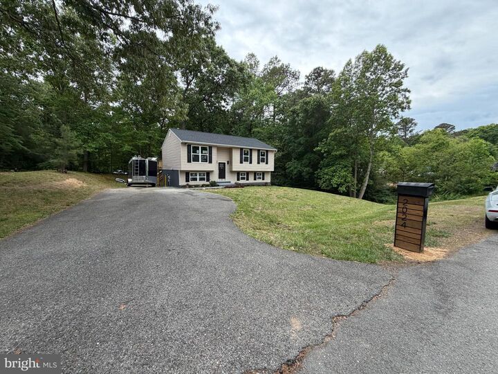 Property Photo:  2024 Yew Court  MD 20685 