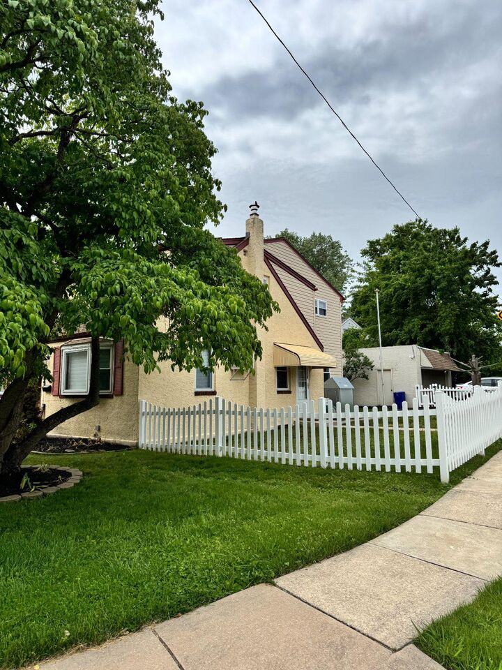 Property Photo:  718 Pearl Avenue  PA 19070 