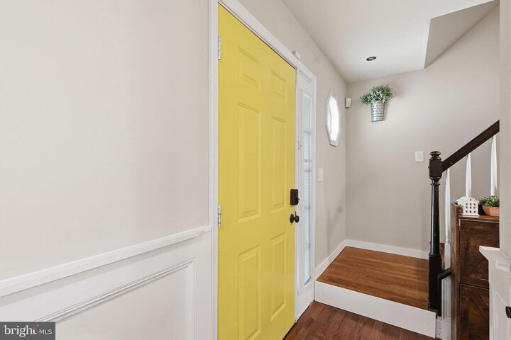 Property Photo: 10106 S Fulton Drive VA 22408