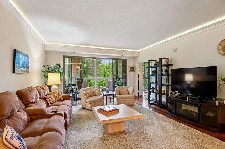 Property Photo:  940 Astern Way 202  MD 21401 