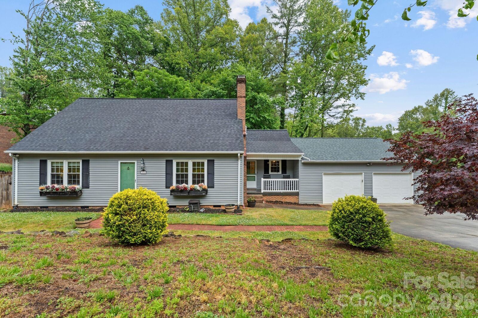 Property Photo: 1014 Bramblewood Court NE NC 28645