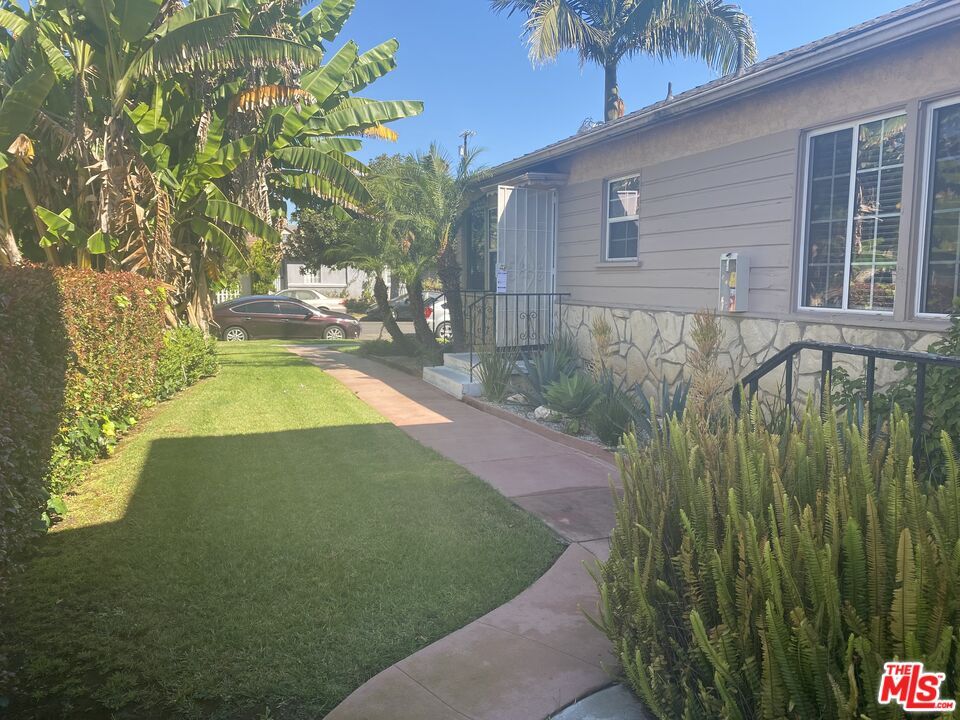 Property Photo:  7024 Kittyhawk Ave  CA 90045 