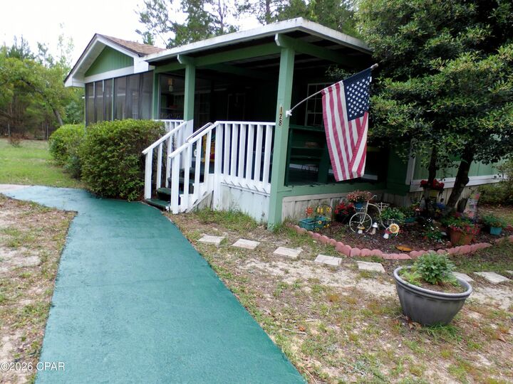 Property Photo:  128 Joseph Circle  FL 32409 