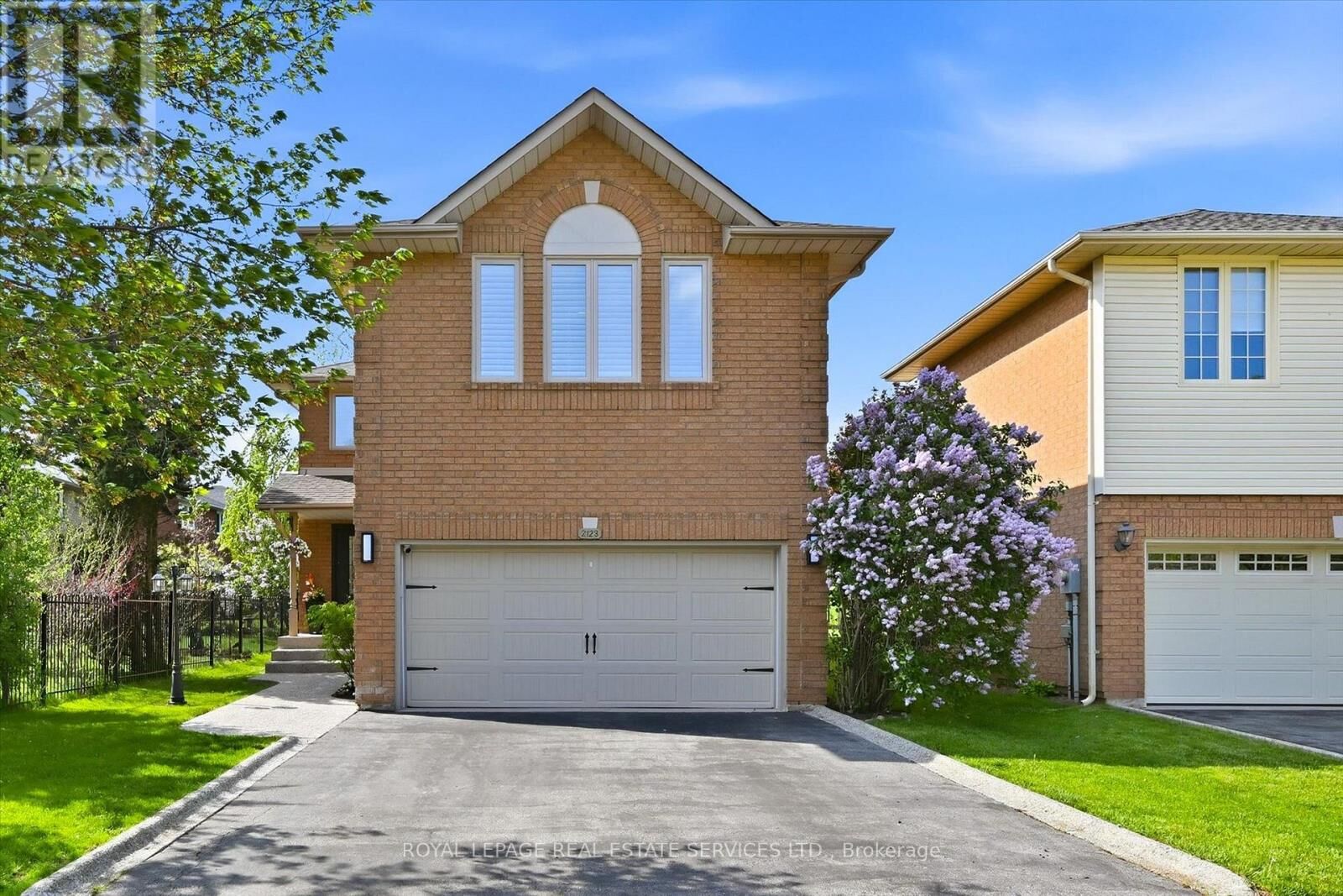 Property Photo:  2123 Grand Ravine Drive  ON L6H 6B4 