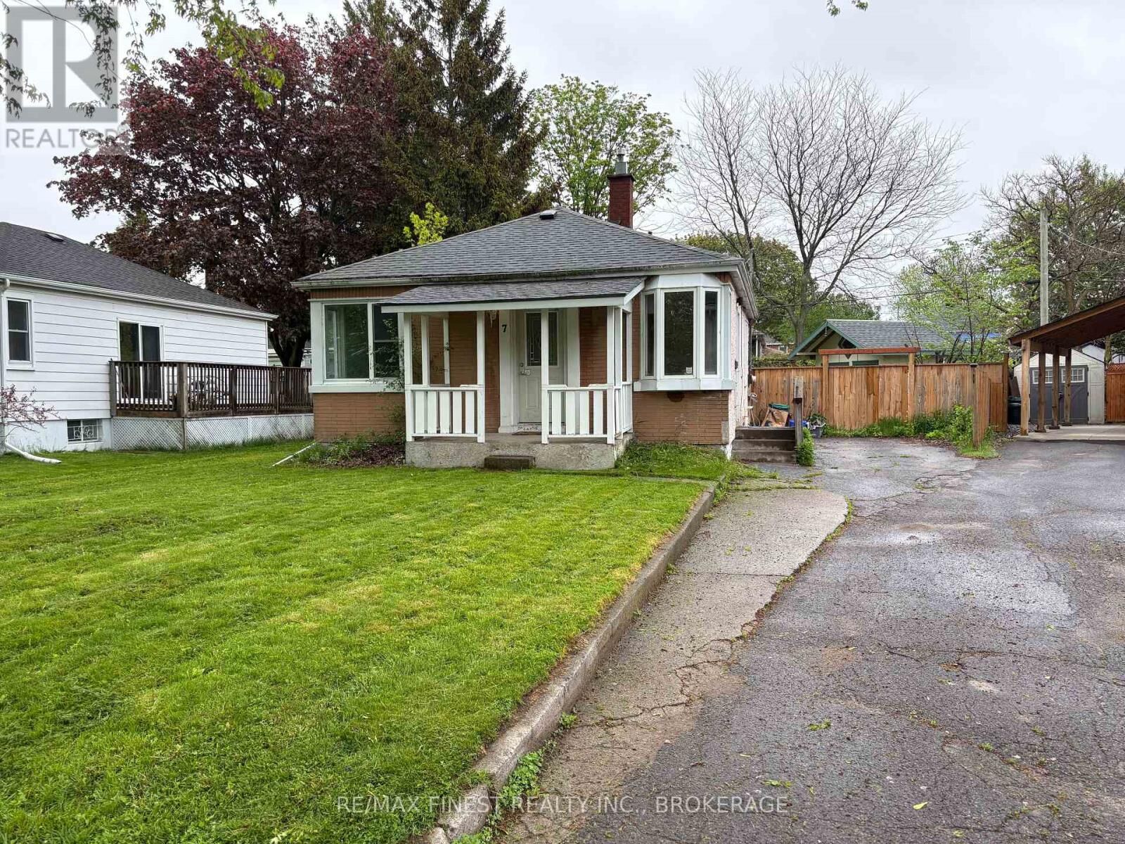 Property Photo:  7 Alamein Drive  ON K7L 4R5 