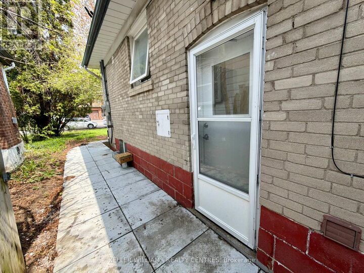 Property Photo:  9 Sanderson Road Lower  ON M9V 1C6 