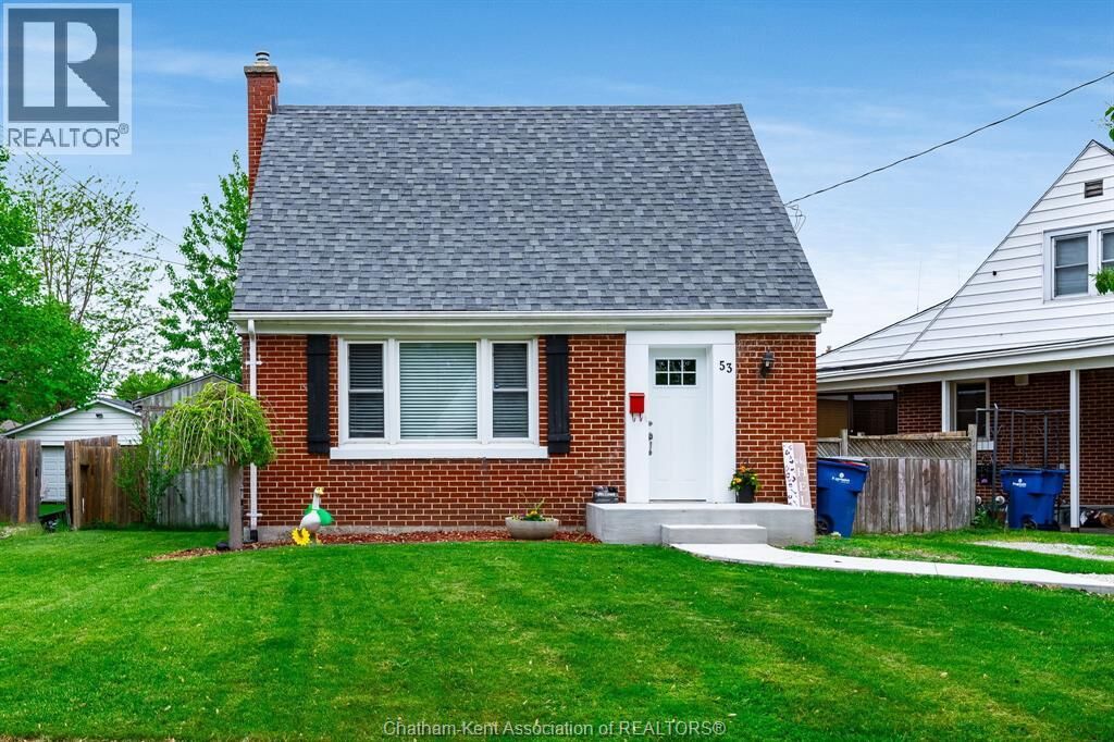 Property Photo:  53 Sunnyside Avenue  ON N7M 1Z8 