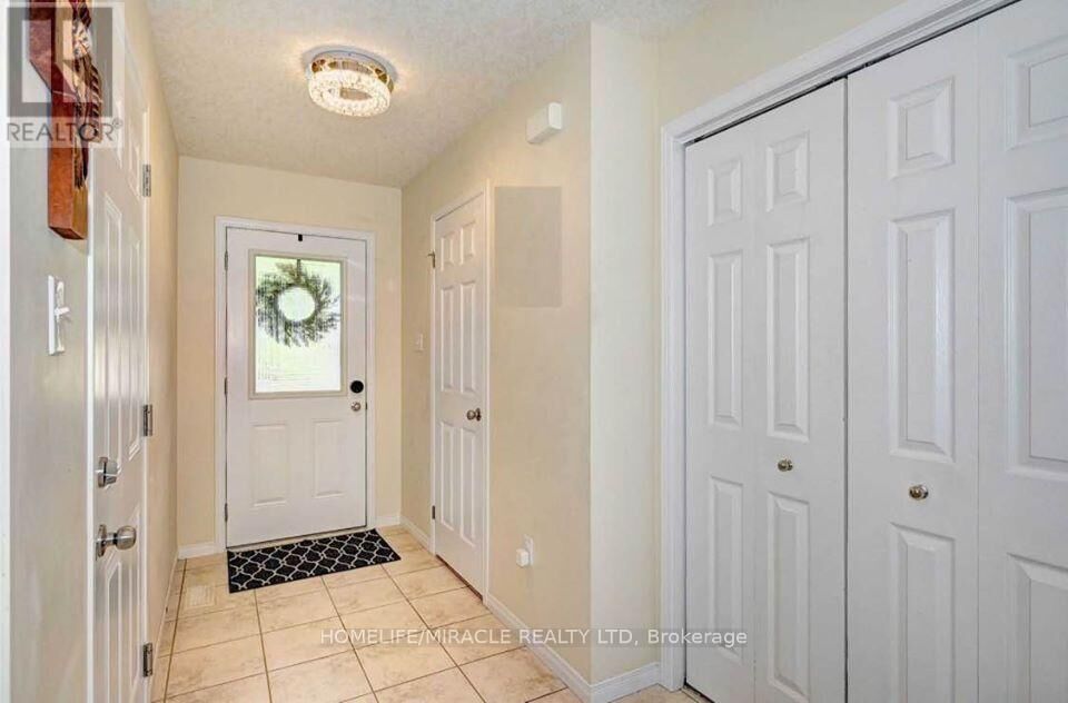 Property Photo:  130 Upper Mercer Street  ON N2A 4N2 