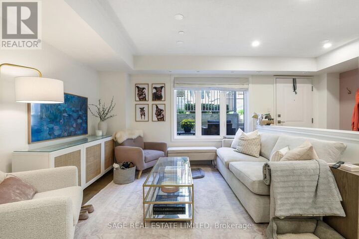 Property Photo:  90 Eastwood Park Gardens 5  ON M8W 0B2 