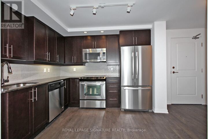 Property Photo:  85 East Liberty Street 2105  ON M6K 3R4 