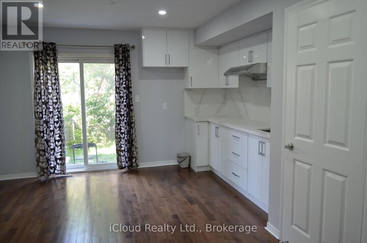 Property Photo:  319 Aspendale Crescent Studio  ON L5W 0E7 