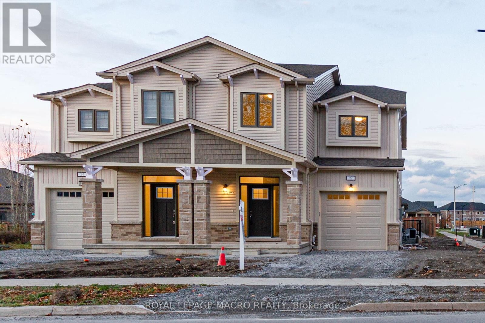Property Photo:  22 Oakdale Avenue  ON L2P 2B9 