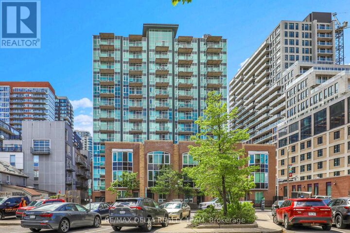 Property Photo:  134 York Street 205  ON K1N 1K8 