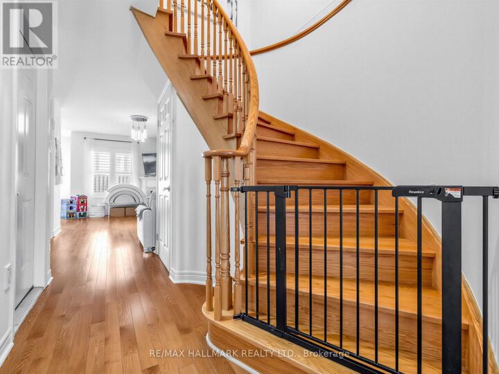 Property Photo:  92 Maple Sugar Lane  ON L4J 8S9 